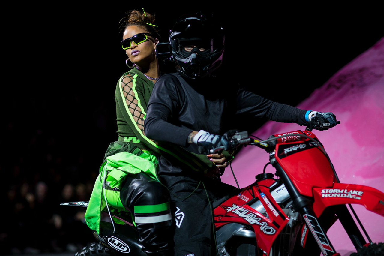 See All The Looks From FENTY PUMA by Rihanna SS18 Show Pamper.My