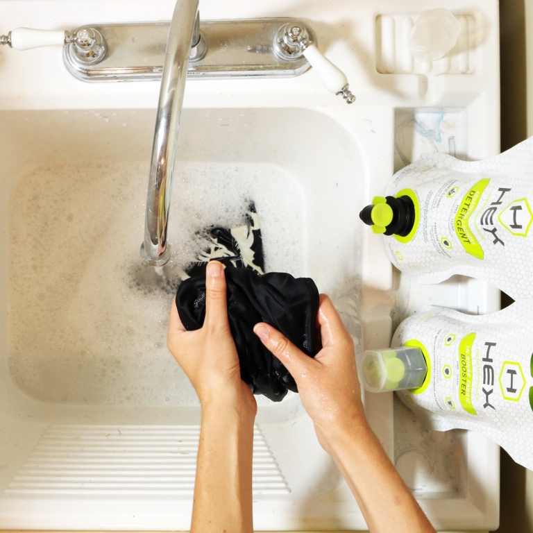 Do you know the correct way to wash sports bra? This is how! Pamper.My