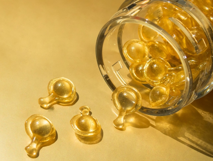 Twist The Capsule To Unlock The Secret To Youthful Looking Eyes With The New Elizabeth Arden Advanced Ceramide Capsules Daily Youth Restoring Eye Serum-Pamper.my