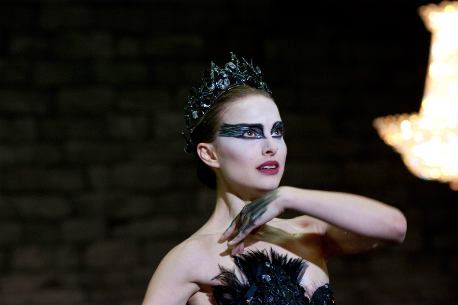 Boo! Pirouette To This Black Swan Halloween Makeup Tutorial-Pamper.my