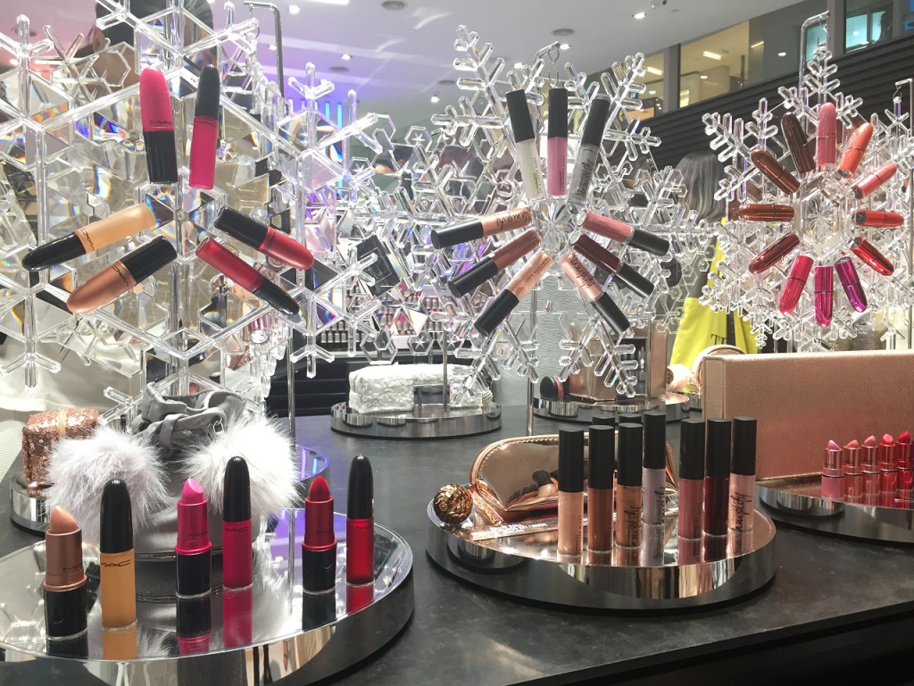 #Scenes: MAC Cosmetics Snowball Holiday Collection Is Here!-Pamper.my