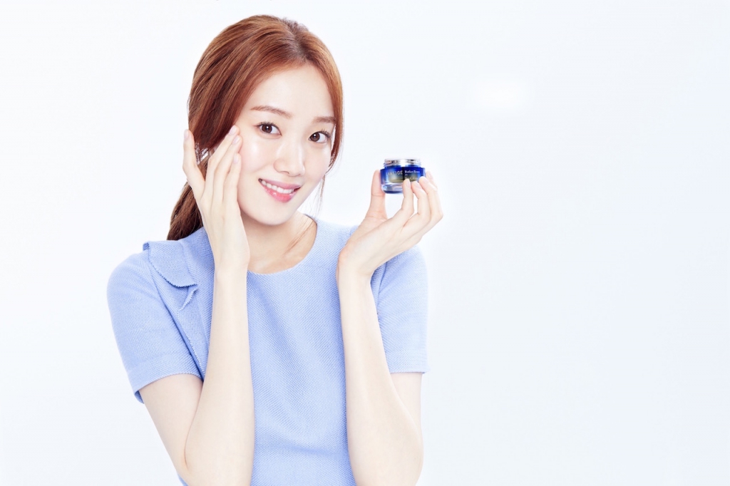 Laneige_Perfect Renew Eye Serum_Lee Sung Kyung