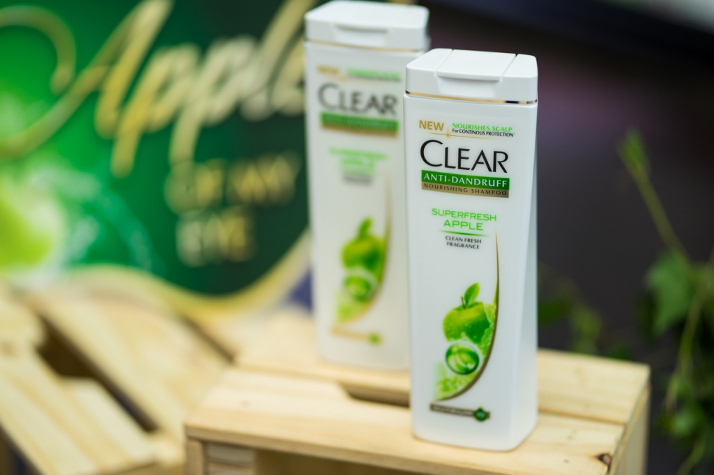 Keep Your Scalp And Hair Feeling Fresh As Apples All Day Long With The New CLEAR Superfresh Apple Shampoo-Pamper.my