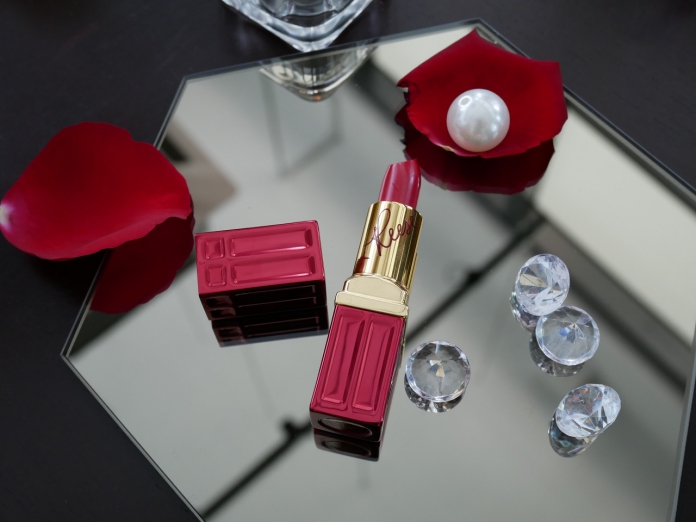 Slap On Elizabeth Arden's Red Lipstick, Ladies And #TogetherWeMarchOn!-Pamper.my