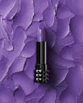 KVD_STUDDED-KISS_STILL_LIFE-SMEAR-HERO_Roxy