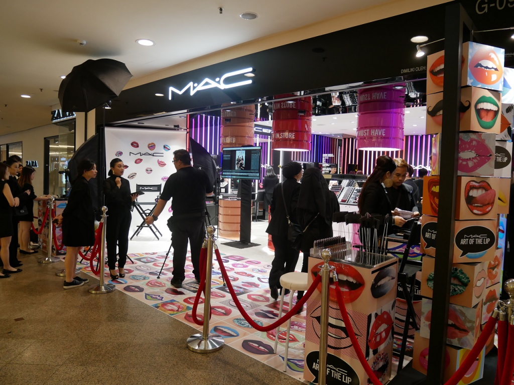 #Scenes: MAC Cosmetics Mid Valley Megamall Store Has A New Look-Pamper.my