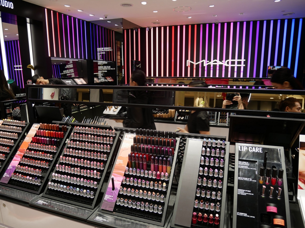 #Scenes: MAC Cosmetics Mid Valley Megamall Store Has A New Look-Pamper.my