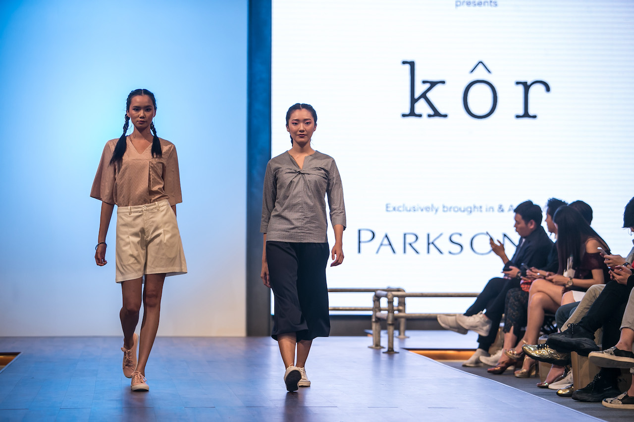 In house brand, kôr is affordable, emphasizes on simplicity and comfortable material.