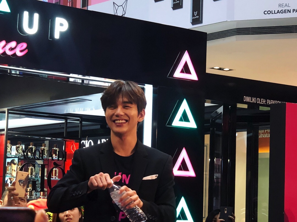 #Scenes: Yoo Seung Ho Made His Mark At The Grand Opening Of Play Up Advance Fahrenheit88-Pamper.my