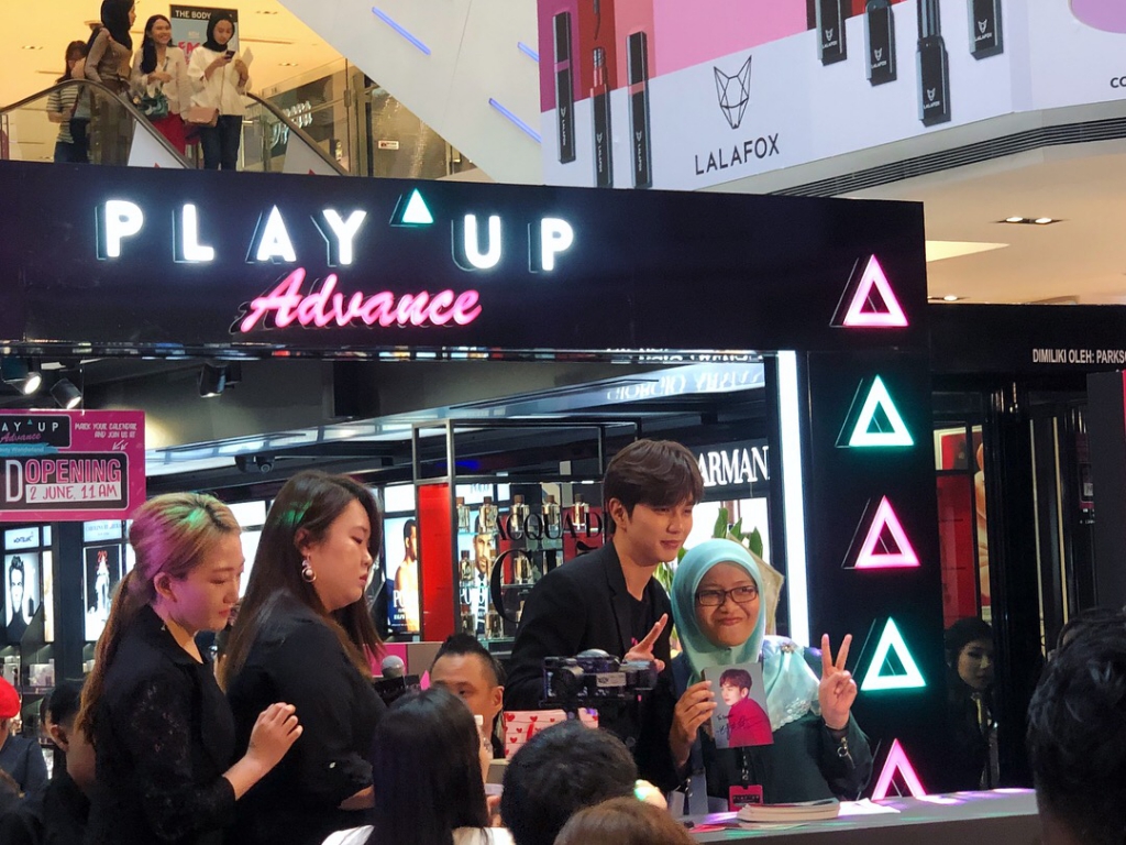 #Scenes: Yoo Seung Ho Made His Mark At The Grand Opening Of Play Up Advance Fahrenheit88-Pamper.my