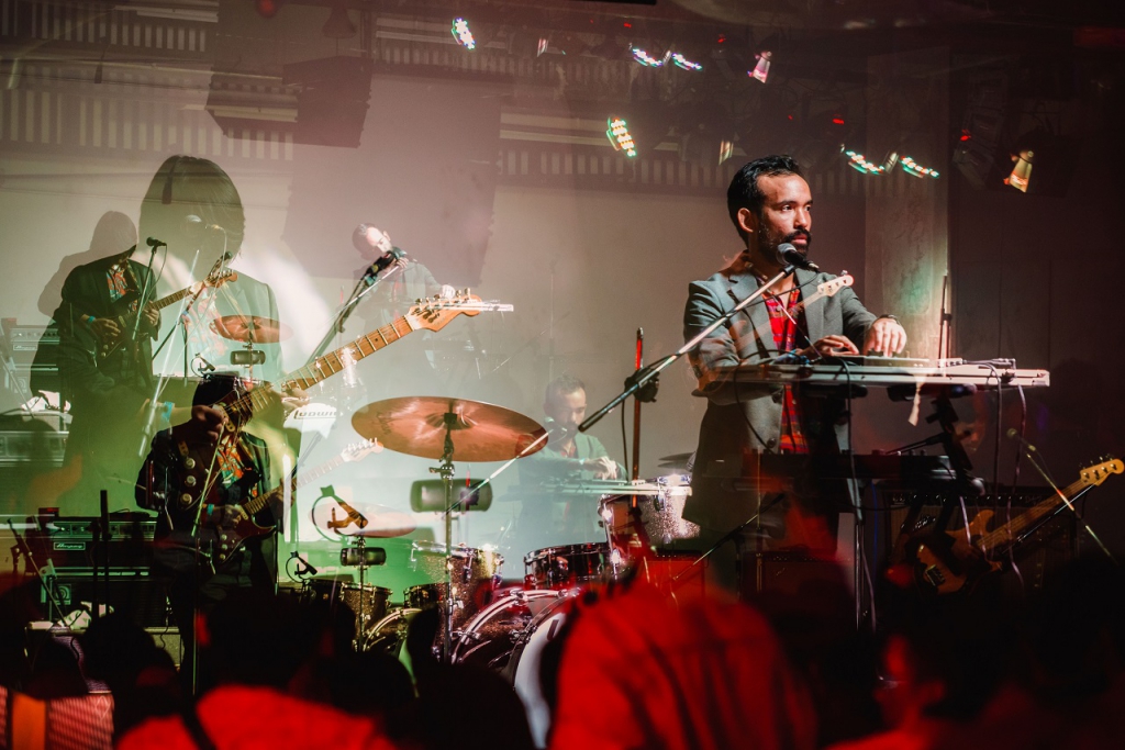 #Scenes: Albert Hammond Jr Brought His Rhythmic Beats During The U Mobile Exclusive Pre-Good Vibes Festival 2018 Party At The Bee, Publika-Pamper.my