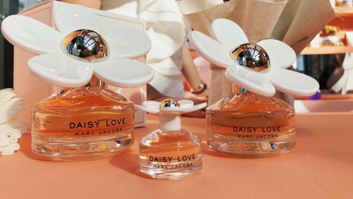 Sisterhood Love Is All Around With The New Marc Jacobs Daisy Love Fragrance-Pamper.my