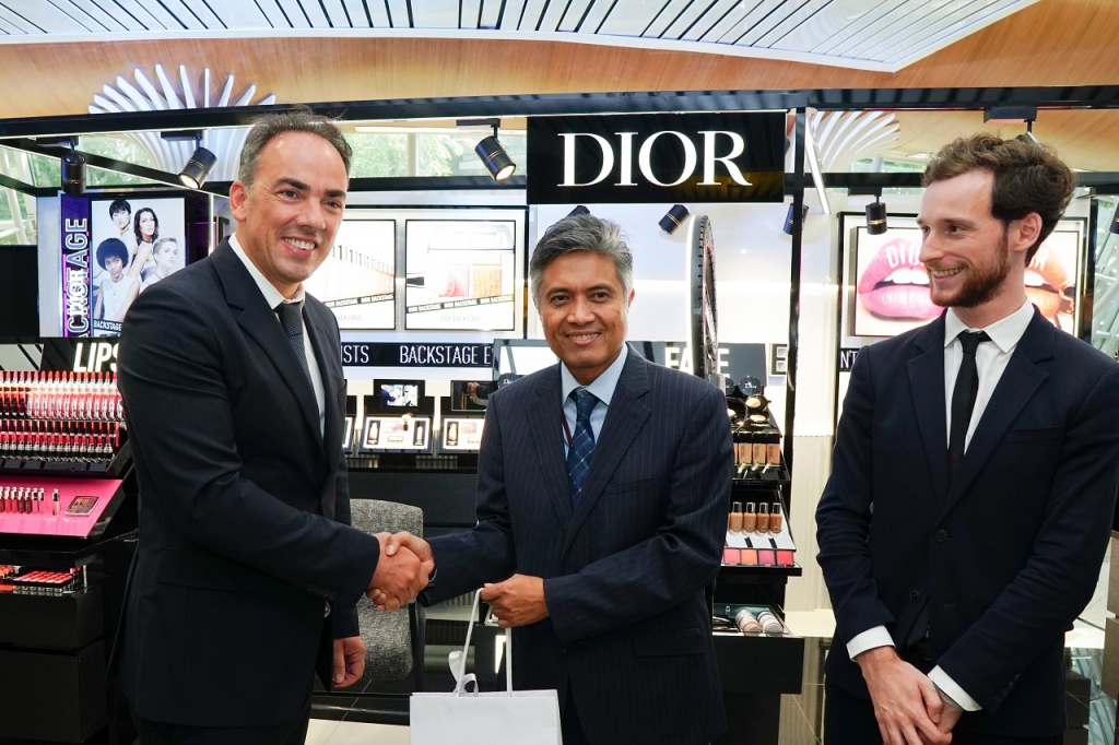 #Scenes: Parfums Christian Dior, Malaysia Airports and Colours & Fragrances Officially Launches The Dior Backstage Pop-Up In KLIA-Pamper.my