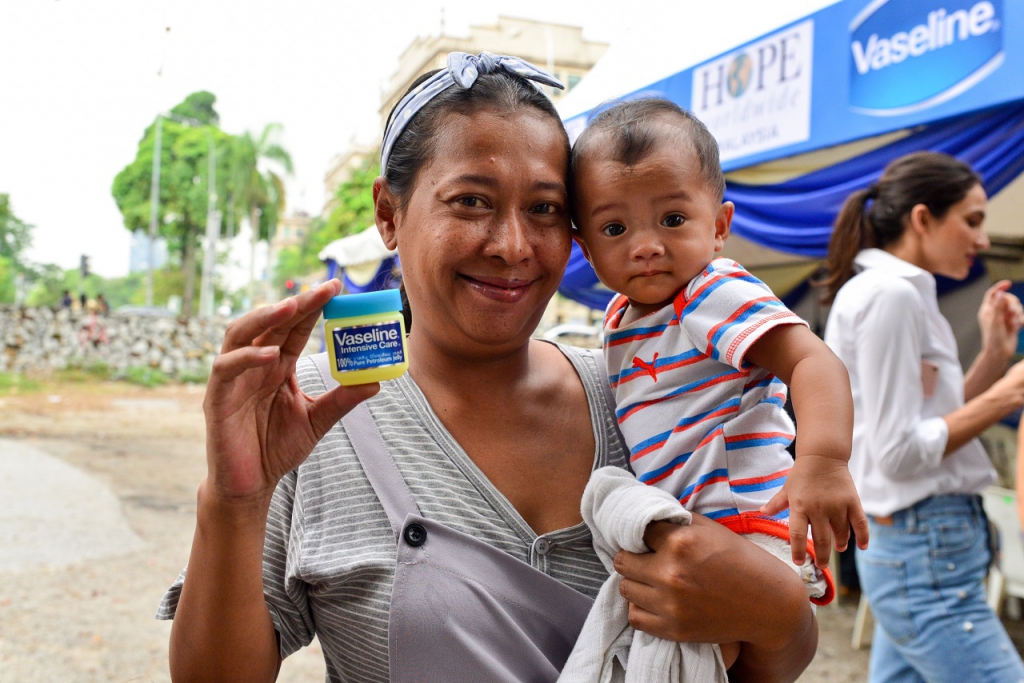 #Scenes: Vaseline Malaysia Collaborates With HOPE Worldwide Malaysia For The Second Annual Vaseline Healing Project-Pamper.my