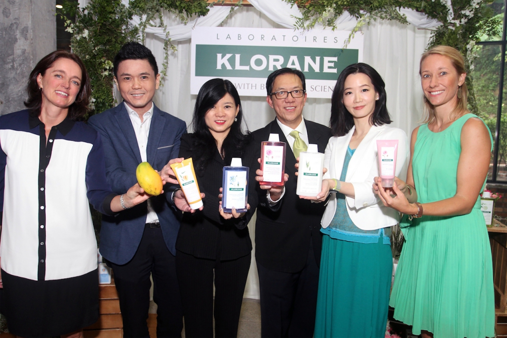From L to R - Florence Guillaume, Thoren Tan, Caryn Loh, Mr Ng, Cindy Yeh and Emmanuelle Ruellan