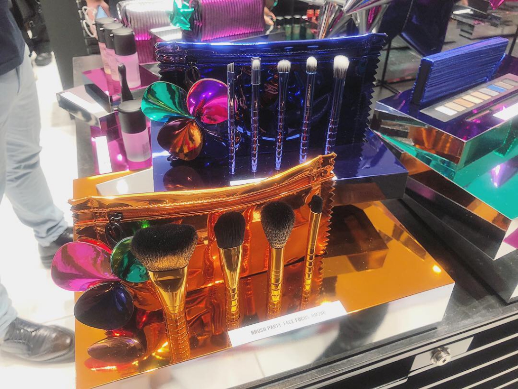 #Scenes: Look Festive With The New MAC Cosmetics Shiny Pretty Things Holiday Collection