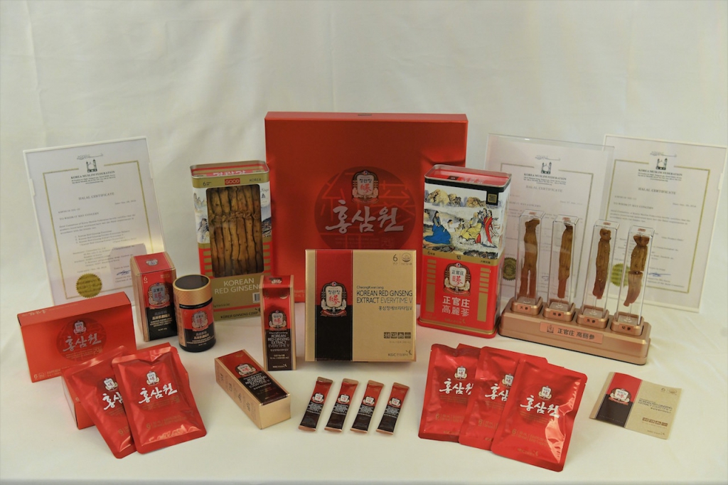 Korea Ginseng Corporation’s line of products as well as the halal certificates on display at the Media Briefing session of the Malaysia CheongKwanJang Seminar 2018, Kuala Lumpur. The newly halal certified products are: Everytime V, Everytime Balance, Hong Sam Won. 