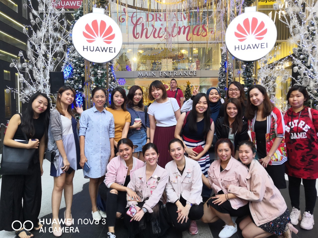 #Scenes: How To Capture Your Best Look This Holiday Season With The Huawei Nova 3 & Some Makeup From Benefit Cosmetics