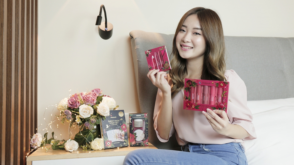 Jessica Chaw: "I'm excited with this Mamonde 'Glowing Garden' Holiday collection and really fell in love with these gorgeous MLBB shades!"