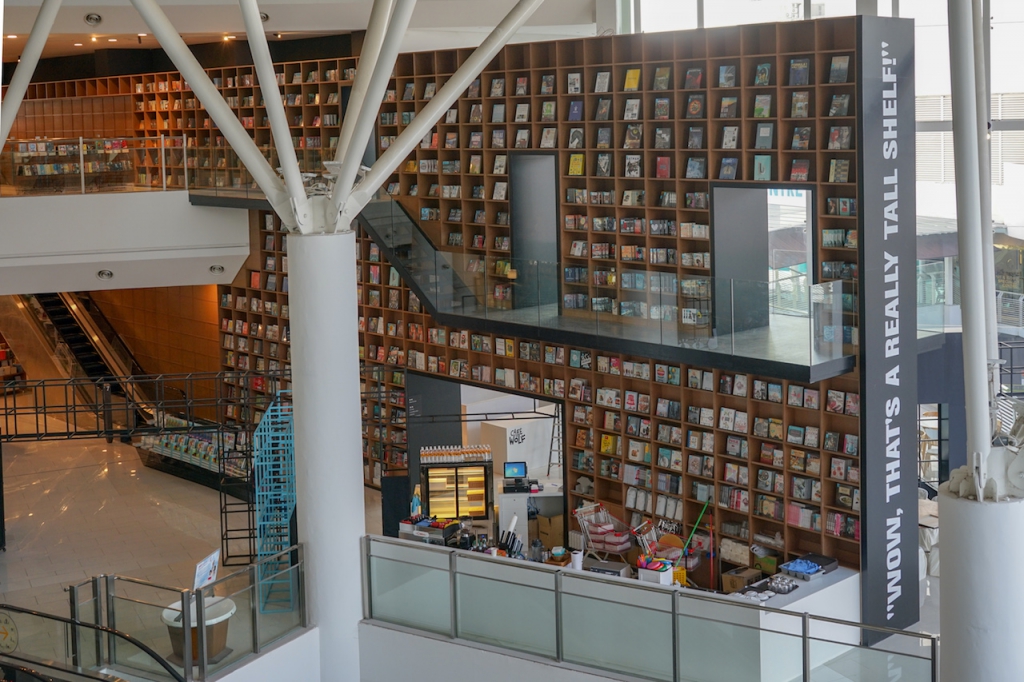 BookXcess Gurney Paragon Mall features the tallest bookshelf in Malaysia at 10m