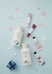 innisfree Valentine’s Day – Hold Me; Mug Me; Kiss Me Sets