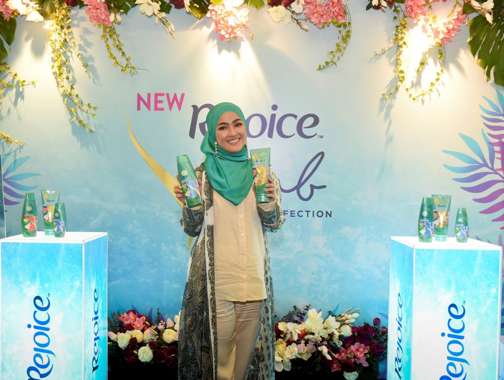 Elfira Loy's the face of Rejoice's Hijab Perfection 3-in-1 Perfect Cool Shampoo and Conditioner