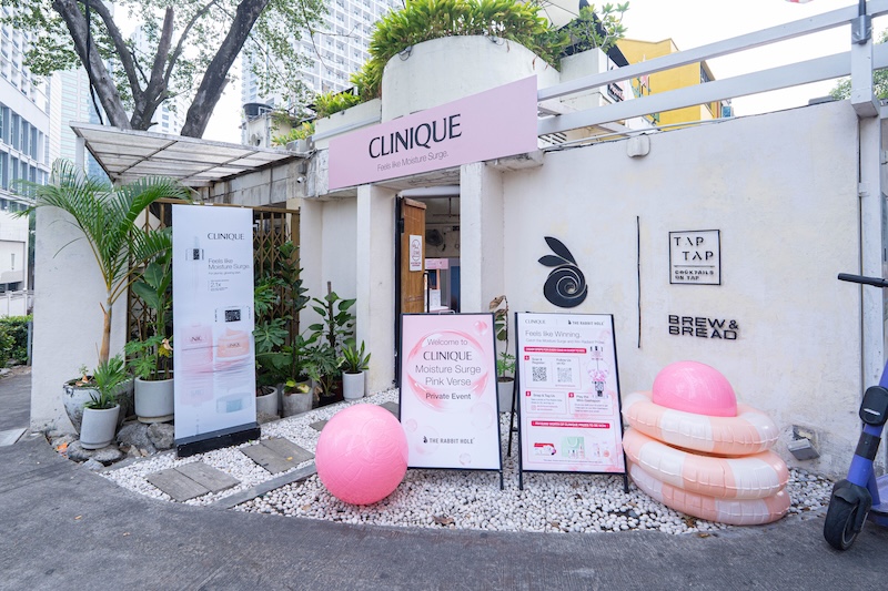 Clinique Moisture Surge Brings Glass-Skin Glow to The Rabbit Hole KL
